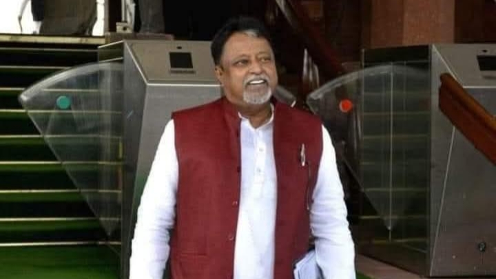 মুকুল ঝরে গেল অবশেষে